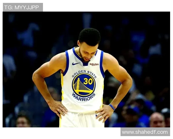 勇士与马刺季后赛第二场激战回顾关键时刻与球员表现分析